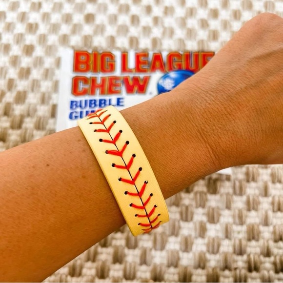 NEW Softball Bracelet 🥎 - Picture 7 of 7